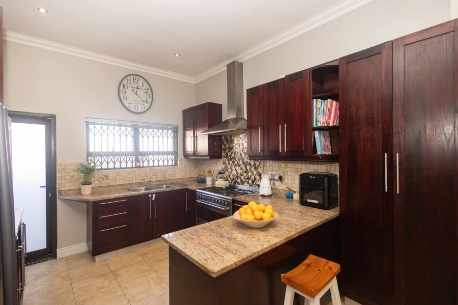 To Let 5 Bedroom Property for Rent in De Bron Western Cape